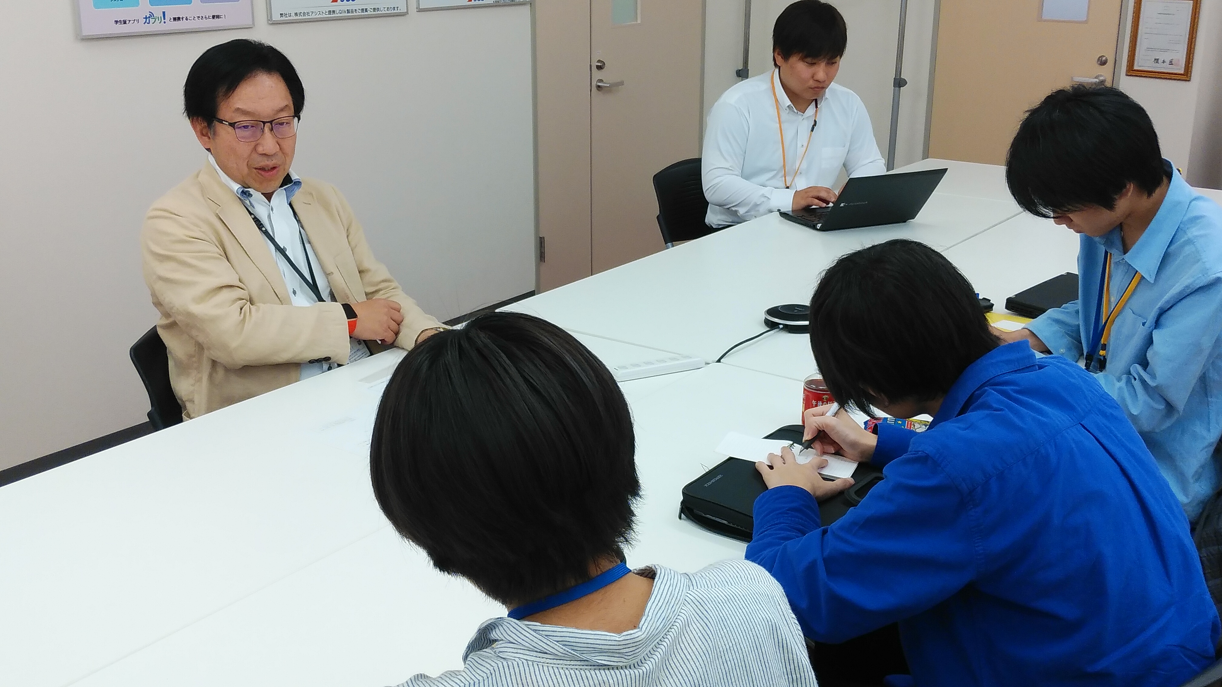 新潟大学生と社長の対談風景2